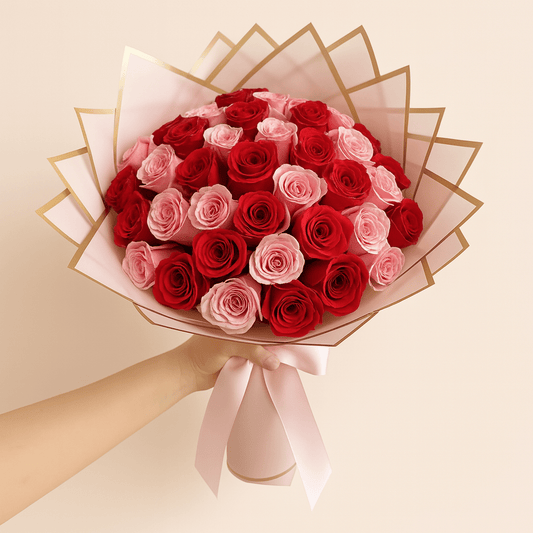 Ramo Buchon Red and Pink roses