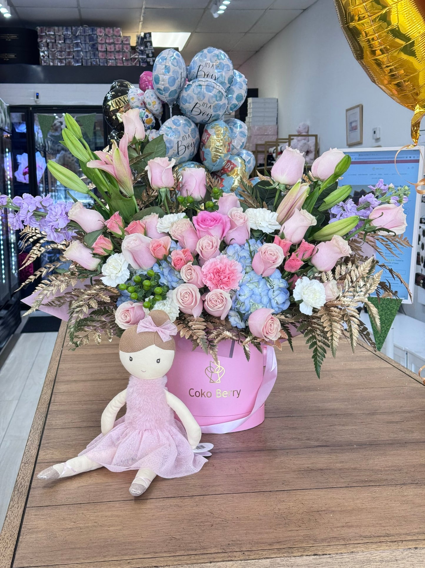 Majestic Sweet Flower Box
