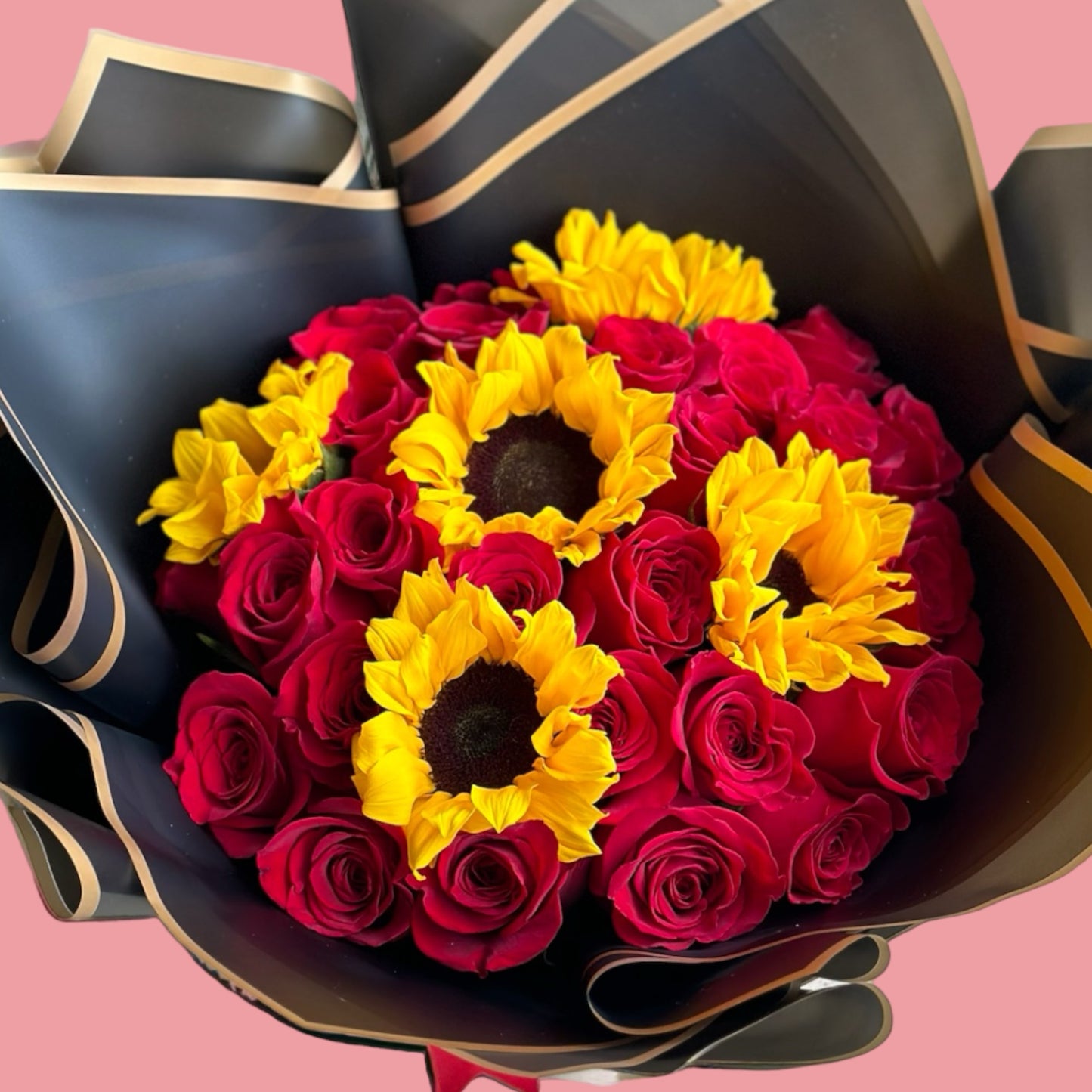 Ramo Buchon Red roses and sunflowers