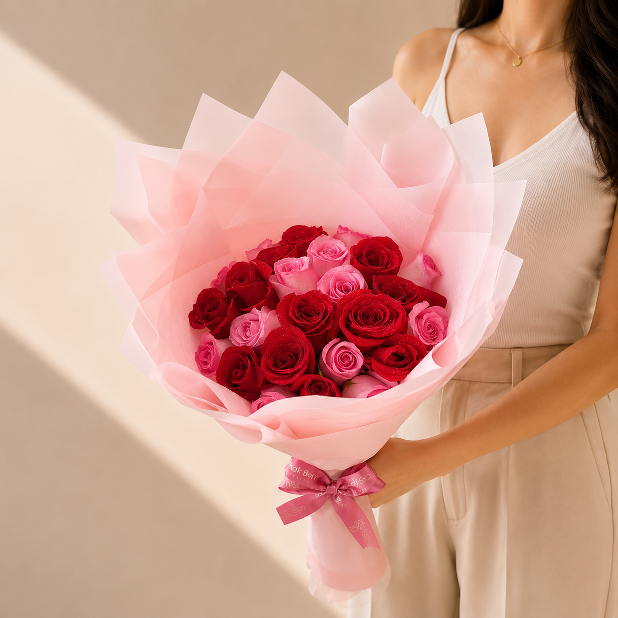 Ramo Buchon Red and Pink roses
