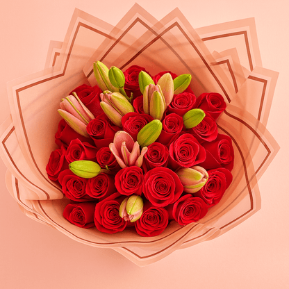 Ramo Buchon Red roses and Lilies