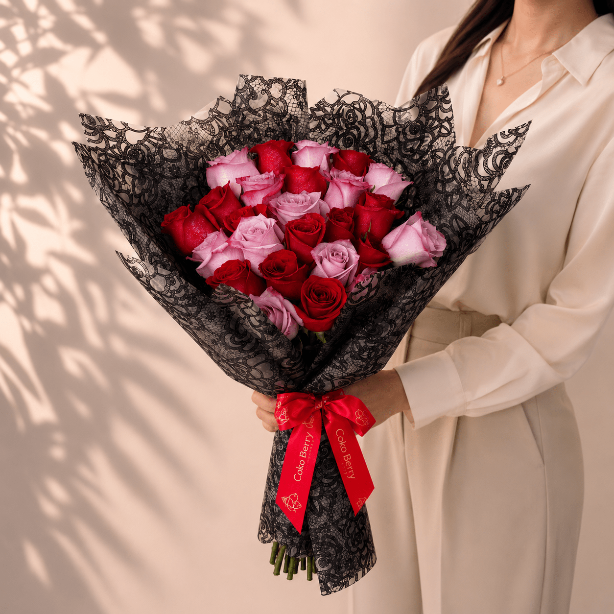 Couture 25 Mix Roses Bouquet