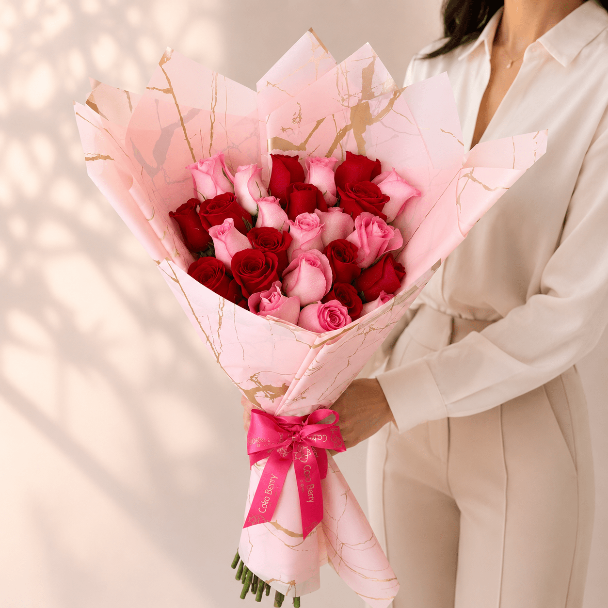Couture 25 Mix Roses Bouquet
