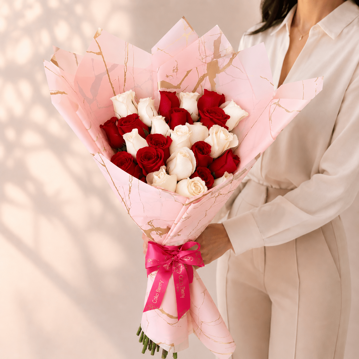 Couture 25 Mix Roses Bouquet