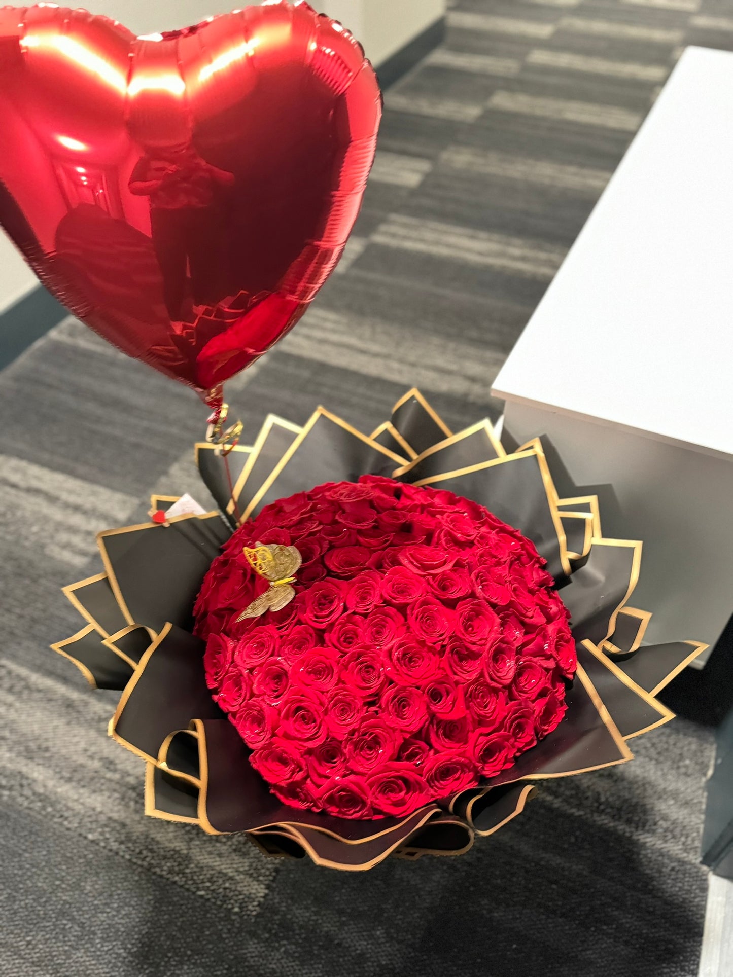 Ramo Buchon 100 Red roses