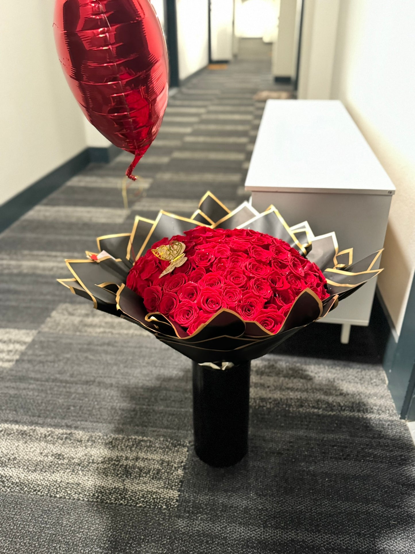 Ramo Buchon 100 Red roses