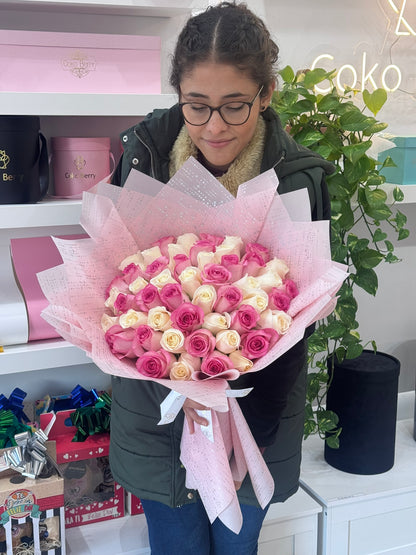 Ramo Buchon Pink and White roses