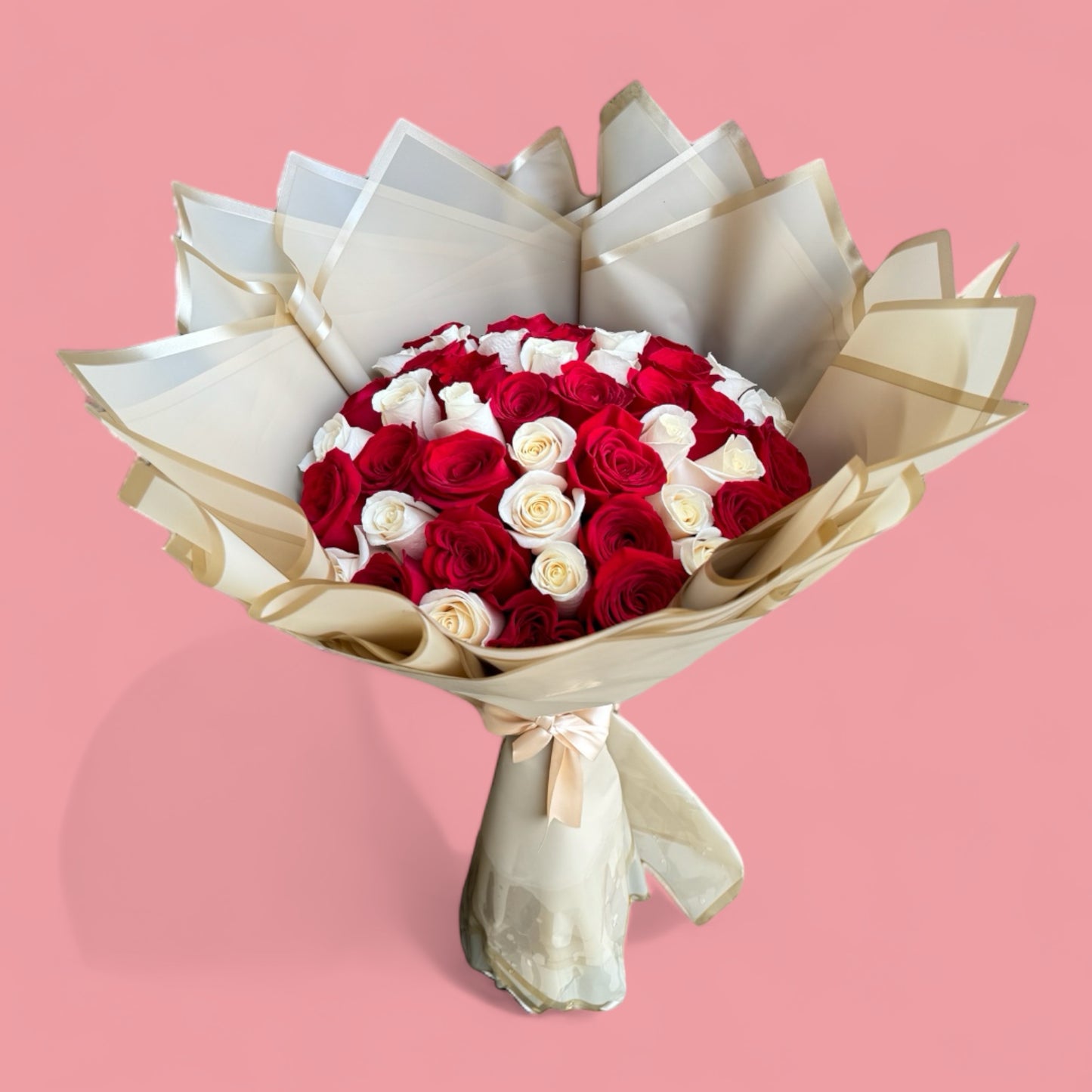 Ramo Buchon Red and White Roses