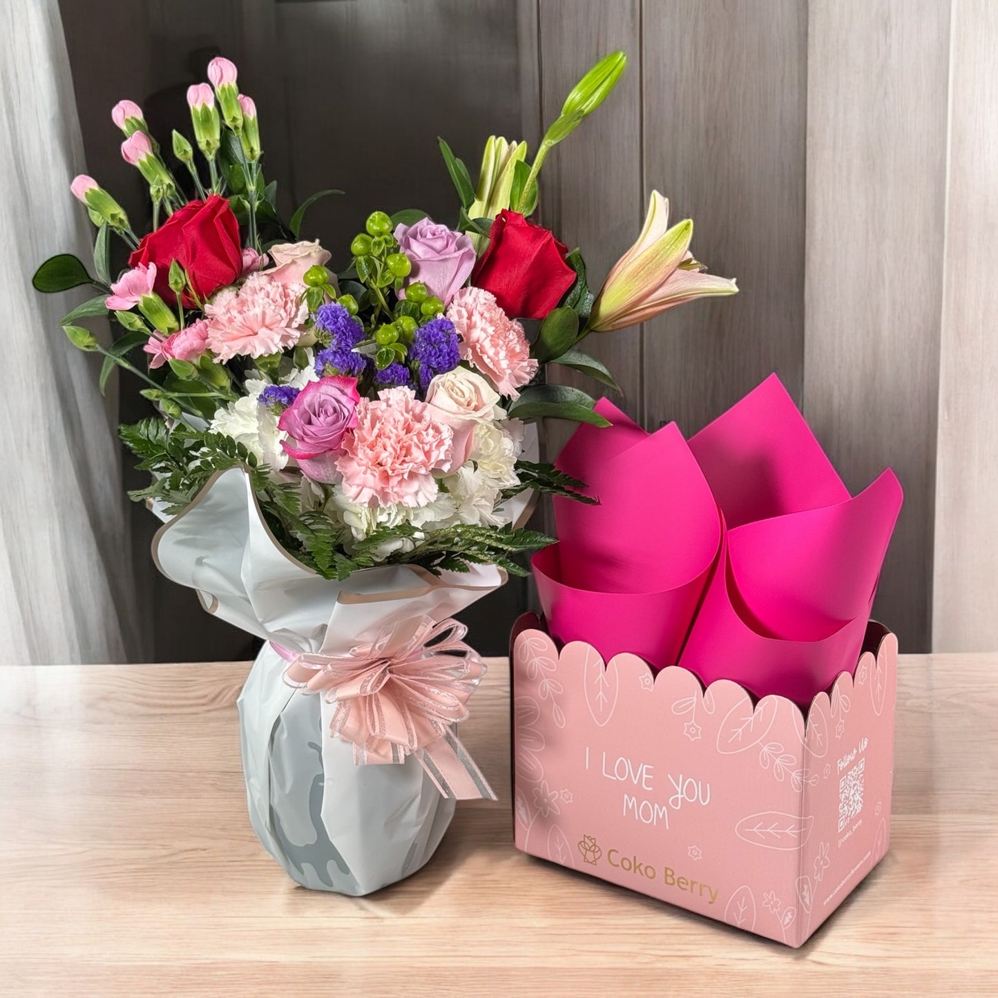 I LOVE YOU MOM Flowers